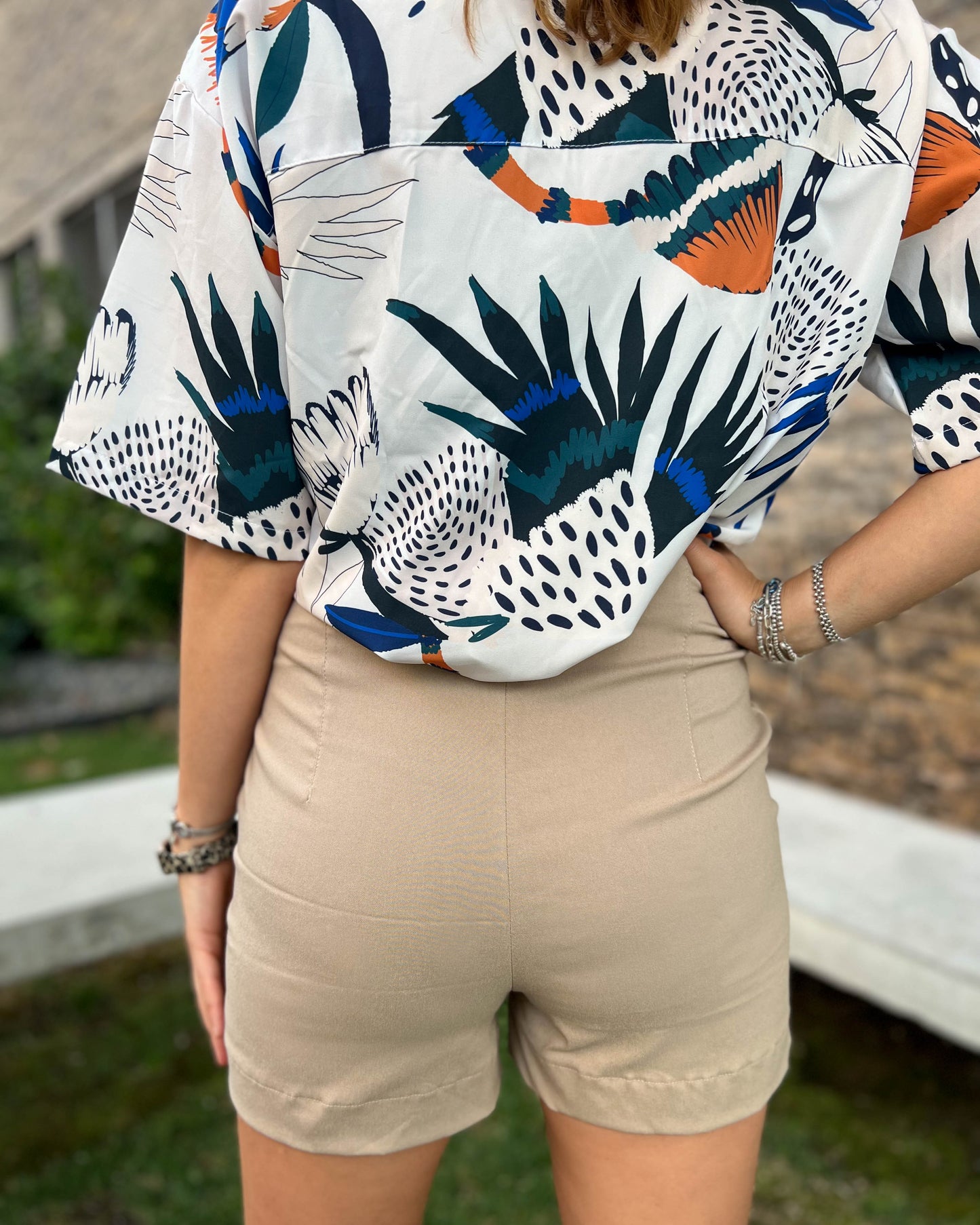 SHORT SASTRERO BEIGE.