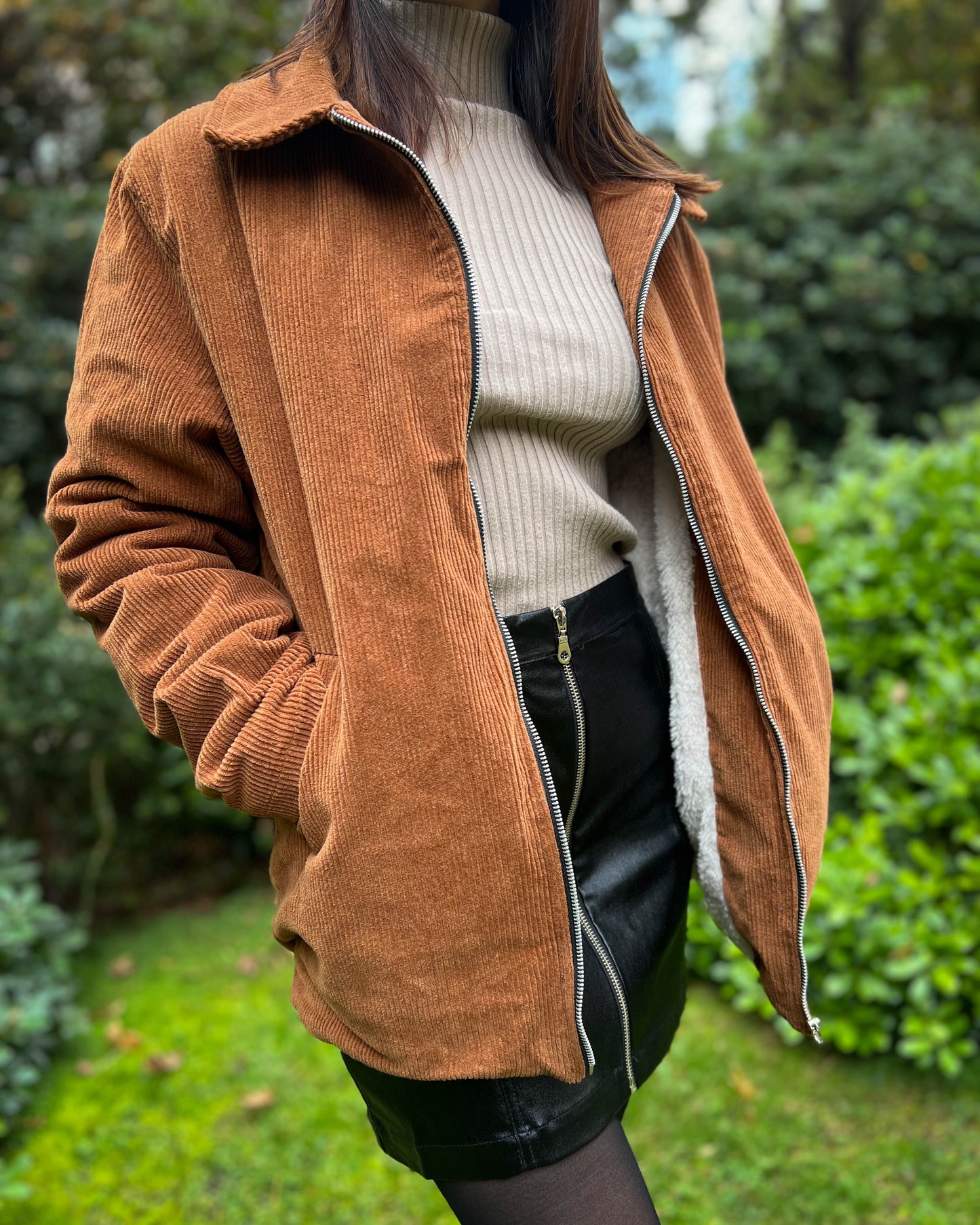 CHAQUETA CORDUROY CAMEL.