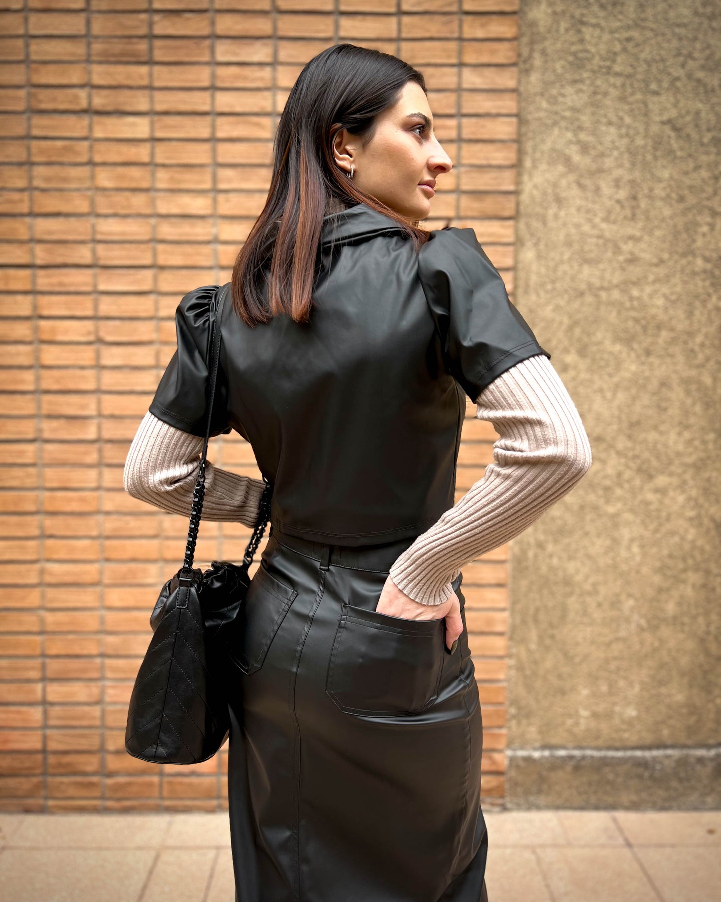 TOP ECOCUERO BOTONES.