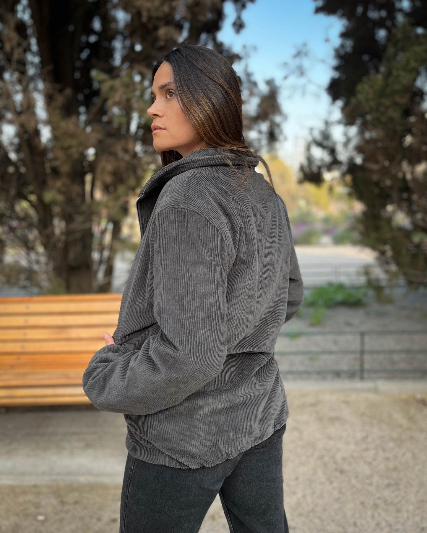 CHAQUETA CORDUROY GRIS.