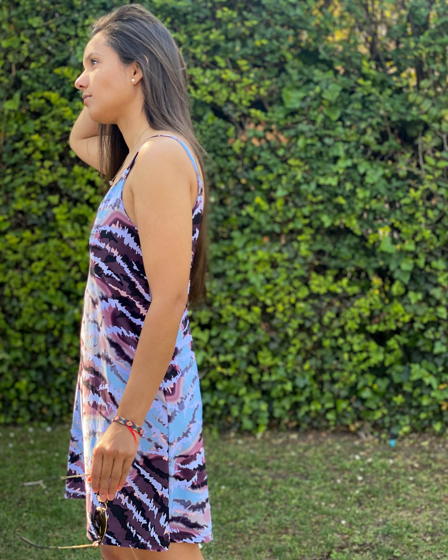 VESTIDO ESCOTE ESPALDA CELESTE.