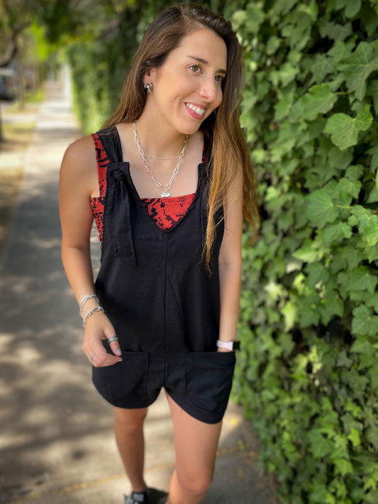 JARDINERA LINO CORTA NEGRA.