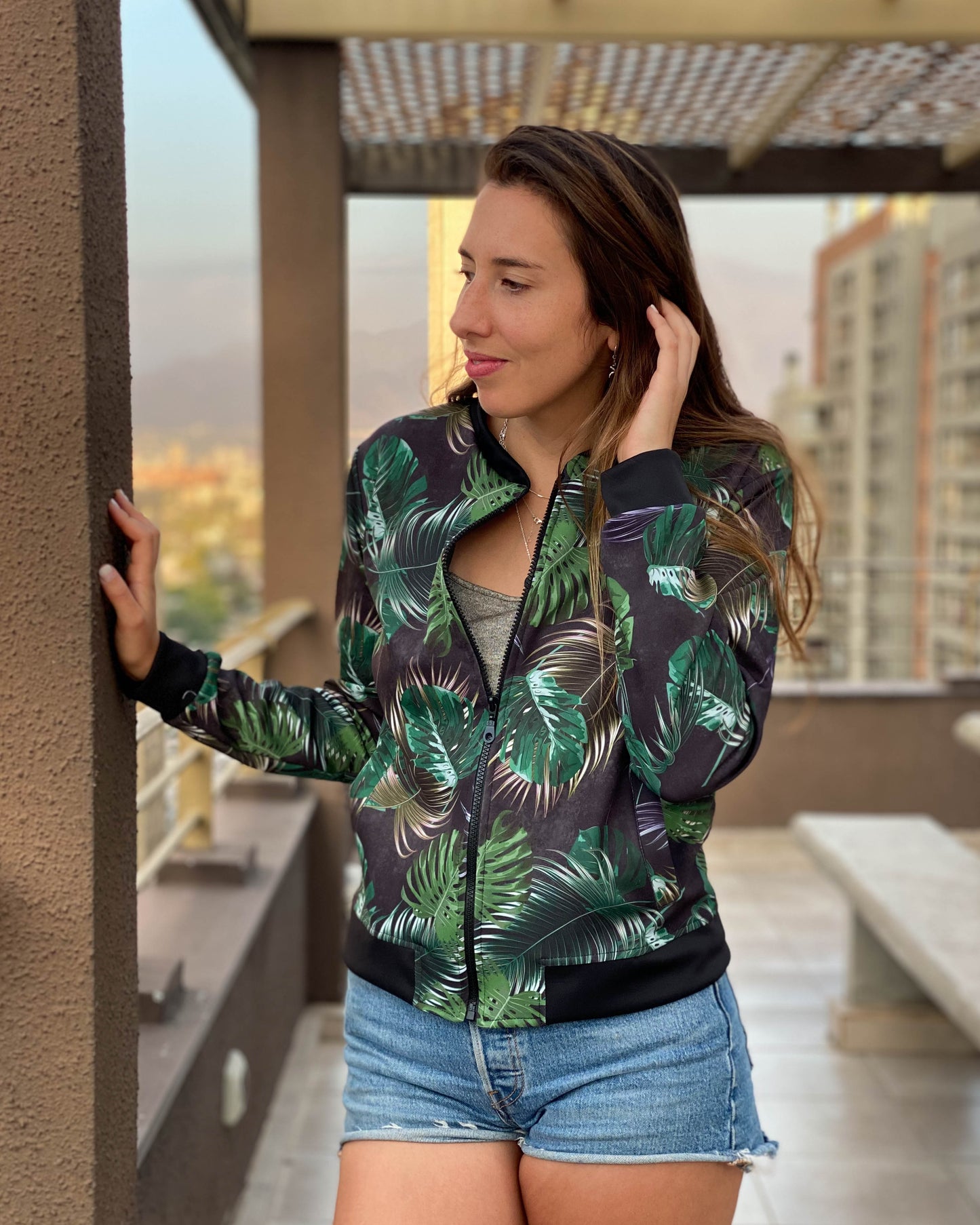 CHAQUETA SCUBA HOJAS.