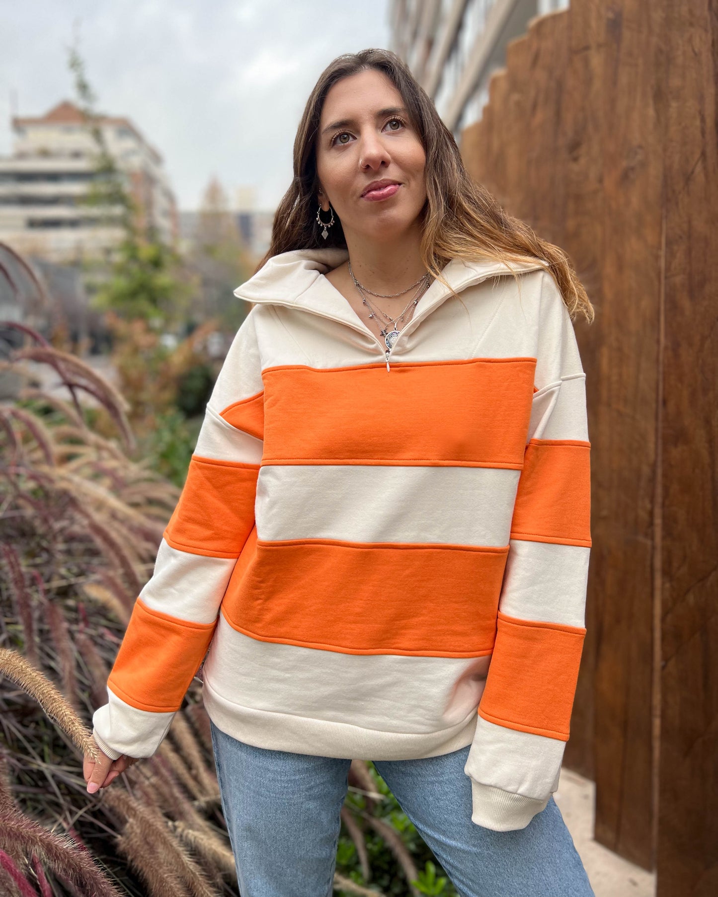 POLERON OVERSIZE NARANJO.