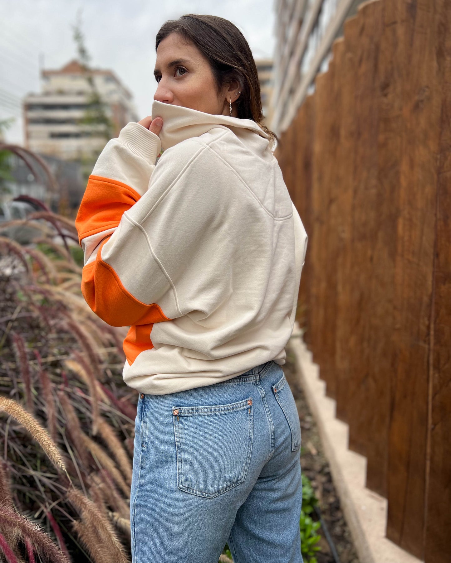 POLERON OVERSIZE NARANJO.