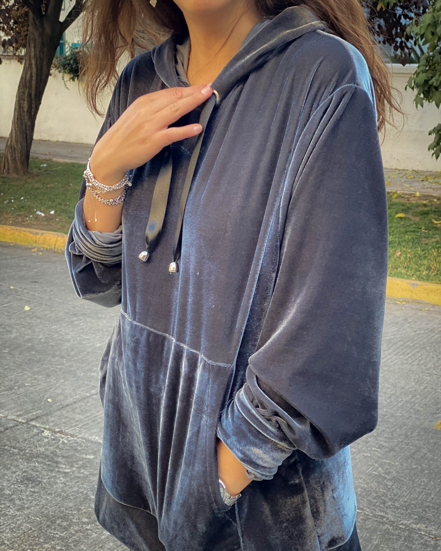 POLERÓN OVERSIZE GRIS.