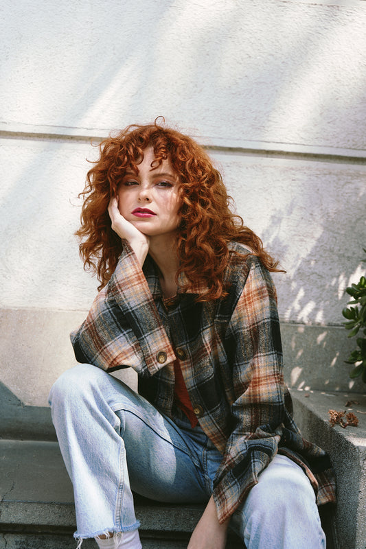 SOBRE CAMISA ESCOCESA.